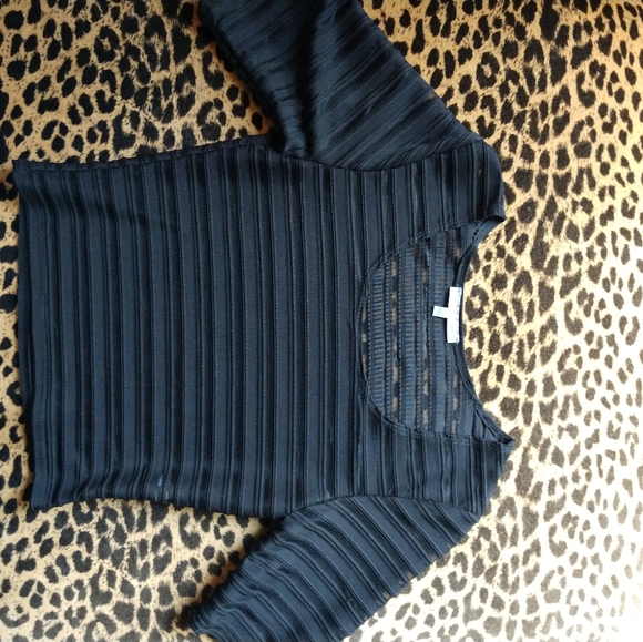 Top - Picture 2 of 3